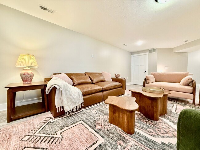 Building Photo - 5 Bed 3 Bath Home With Hot Tub In West Chester, OH