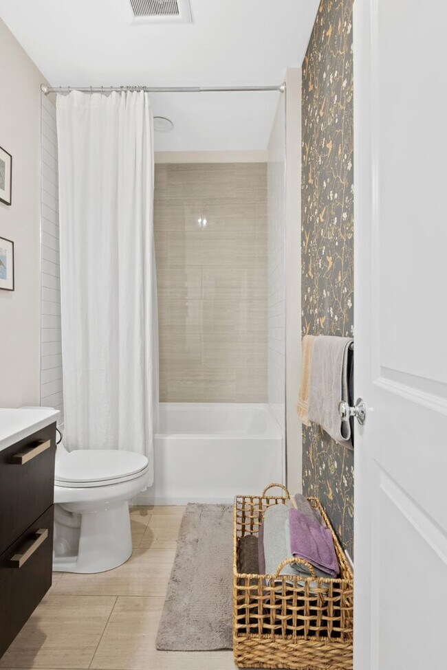 Building Photo - New 2BR2BA Condo in Jefferies Point with Backyard