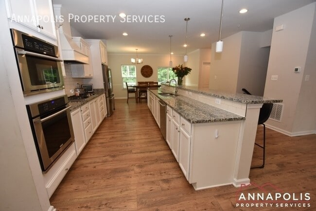 Building Photo - 1379 Hawthorn Dr