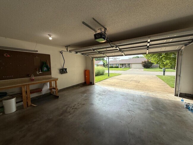 Building Photo - 3416 Alvin Dr