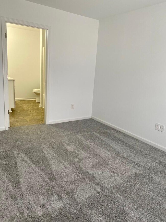 Building Photo - 110 Marbella Cir