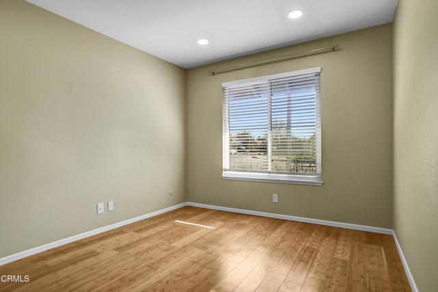 Building Photo - 1307 S Petit Ave