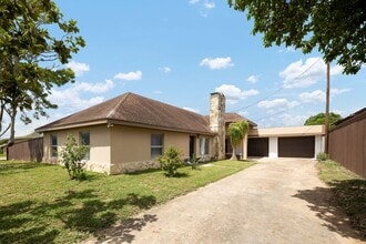 Building Photo - 424 Frost Proof Dr