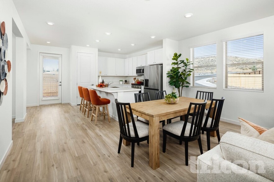 Building Photo - 2500 Wolf Willow Ct