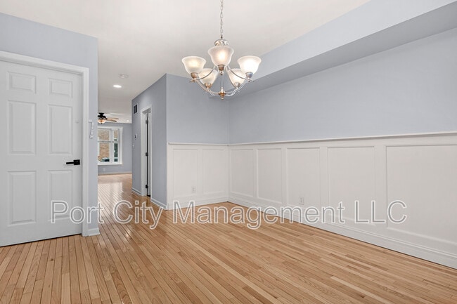 Building Photo - 702 S Bouldin St