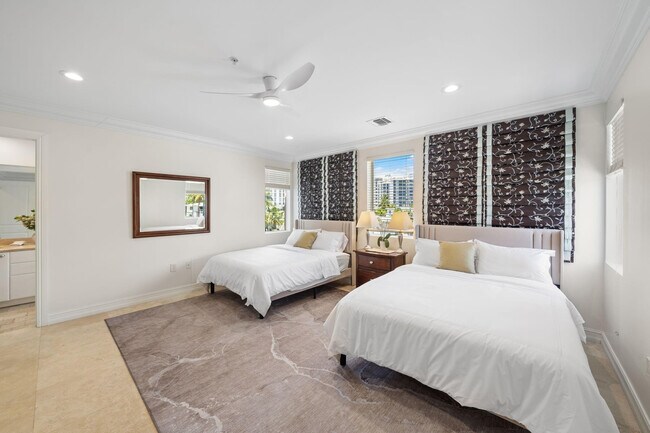 Building Photo - 514 N Birch Rd