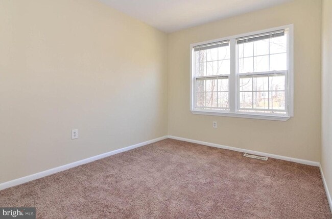 Building Photo - 12345 Woodlawn Ct