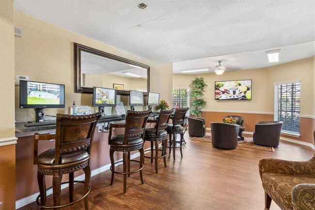 Building Photo - 6259 Westheimer Rd