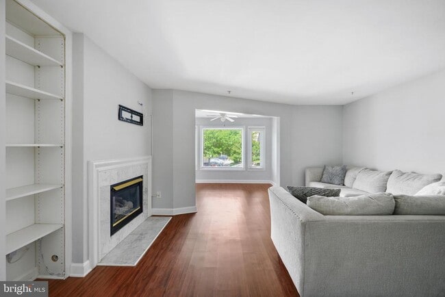 Building Photo - 12209 Fairfield House Dr