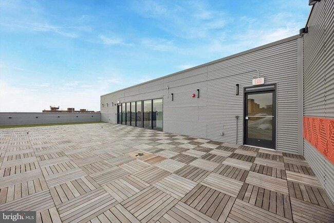 Building Photo - 4240 Chestnut St