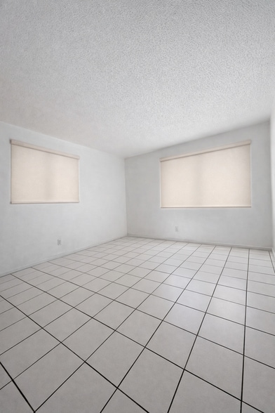 Building Photo - 623 NE 2nd St