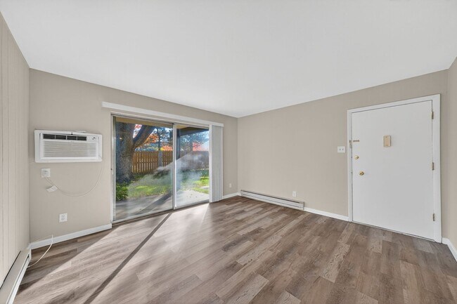 Building Photo - SECTION 8 WELCOME!8727 Sieloff Dr Unit B, Hazelwood, MO 63042