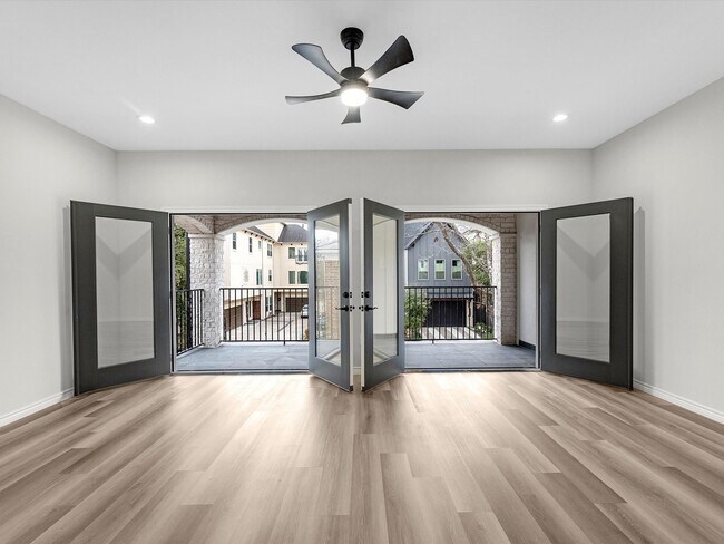 Building Photo - 1319 W Bell St