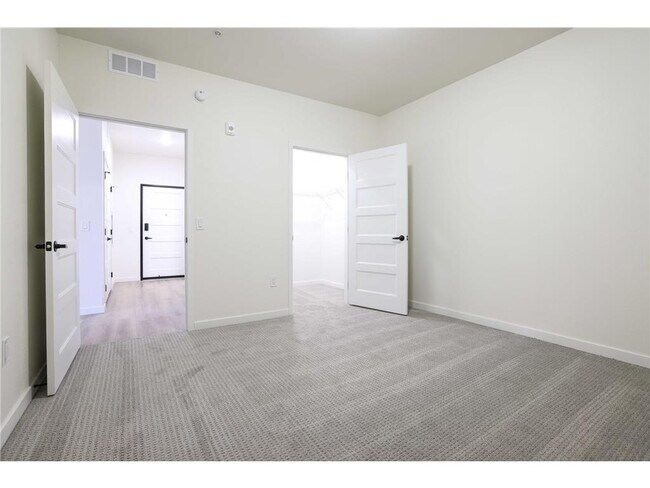 Building Photo - 28 7th St NE