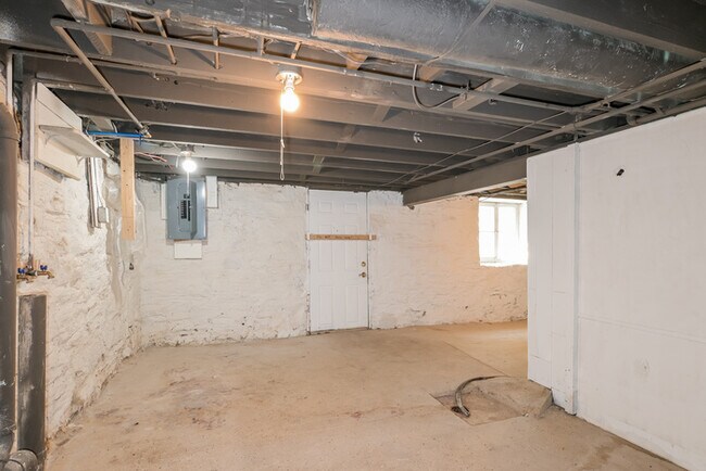 Building Photo - Fantastic 2bd/1ba home! Coming soon!