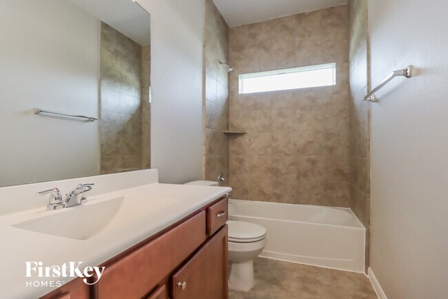 Building Photo - 119 San Saba Dr