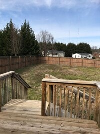 Building Photo - Newly Updated in Boiling Springs