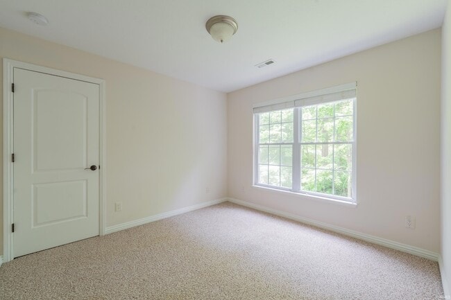 Building Photo - 1115 E Azalea Ln
