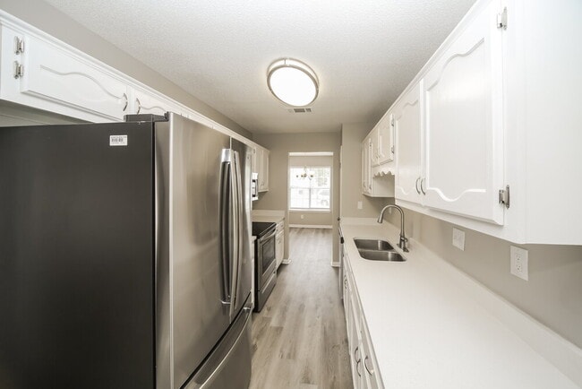 Building Photo - 5515 Whiteley Cove