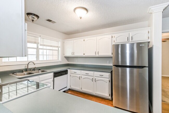 Building Photo - 10102 Fox Hunt Dr