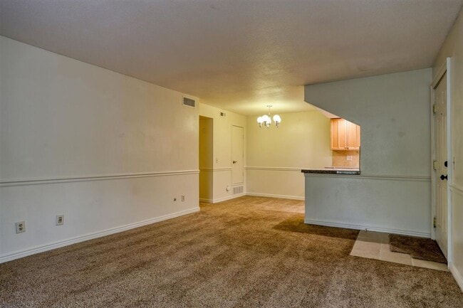 Building Photo - 8555 S Fairmount Dr