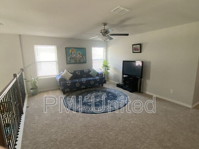 Building Photo - 429 Halwin Dr