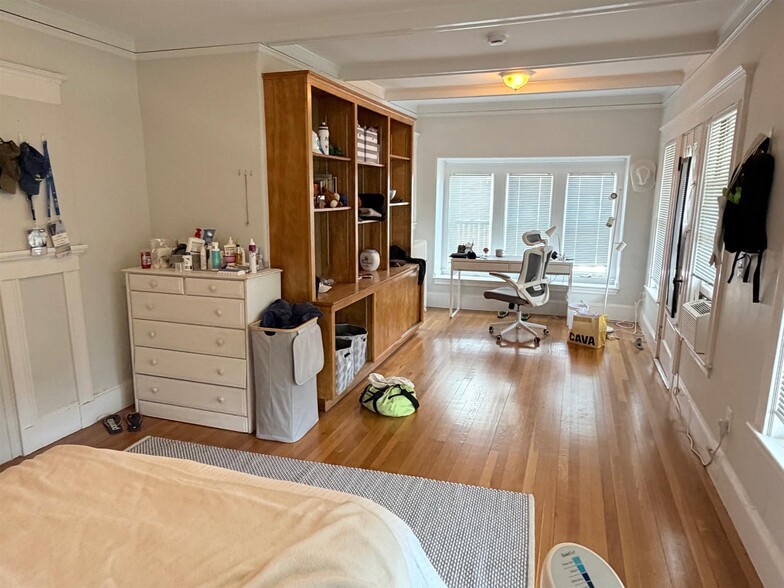 Building Photo - 30 Leonard St