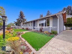 Building Photo - 9518 Wheeler Ave