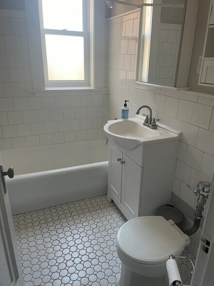 Building Photo - 7551 Byron Pl