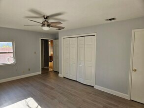 Building Photo - 1417 W Orange Ave