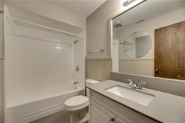 Building Photo - 202 S Willomet Ave