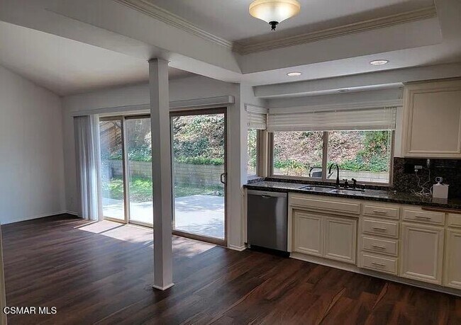 Building Photo - 28910 Calabria Dr