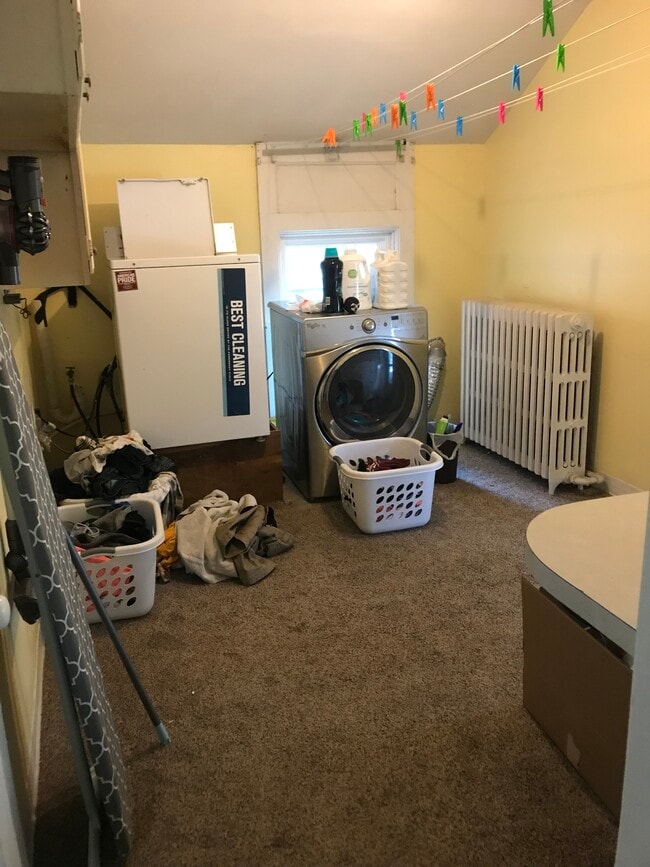 Laundry Room with closet - 1314 N Main St