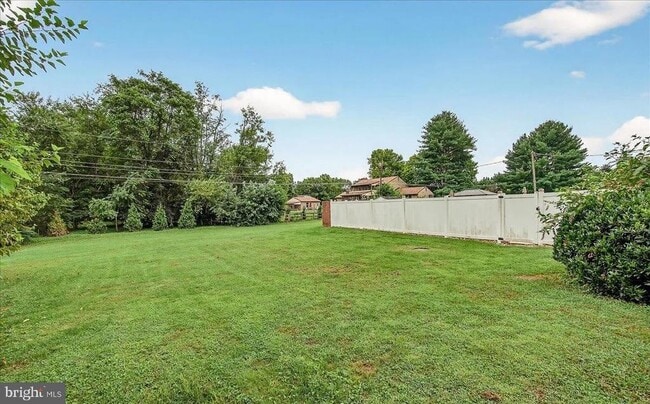 Building Photo - 7203 Peekskill Dr