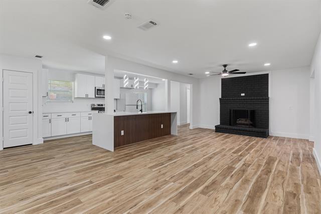 Building Photo - 219 Lakeview Dr