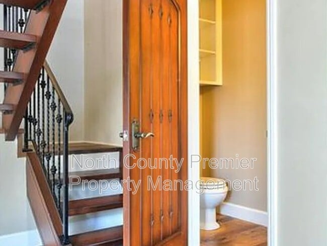 Building Photo - 256 Juniper Ave