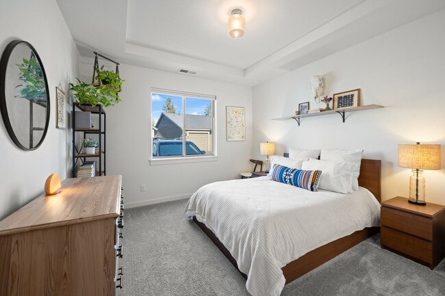 Building Photo - Beautiful Home with Modern Comforts