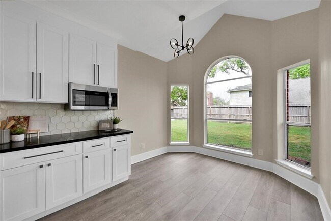 Building Photo - 14410 Cypress Falls Dr