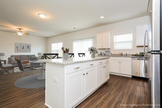Building Photo - 105 Percheron Dr