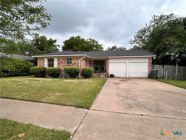 Primary Photo - 904 E Jasper Dr