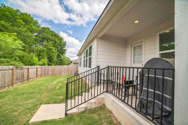 Building Photo - 10420 Steinbeck Dr