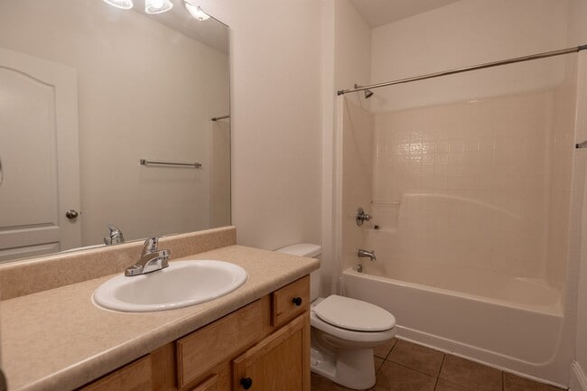 Building Photo - ONE FREE MONTH WITH 13 MONTH LEASE!