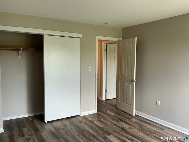 Building Photo - 2315 Cromwell Hills Dr