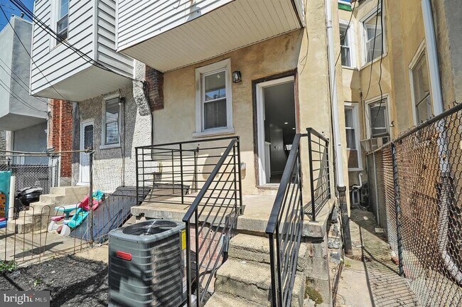 Building Photo - 5860 Osage Ave