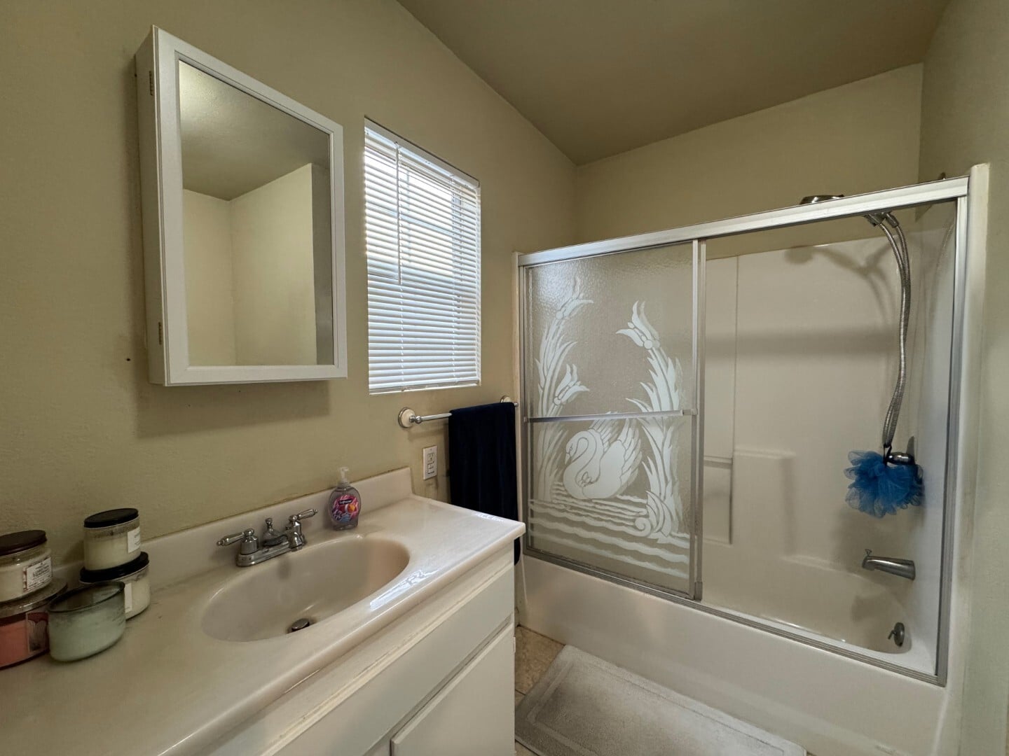 Primary Suite Full Bathroom - 11050 Keswick St