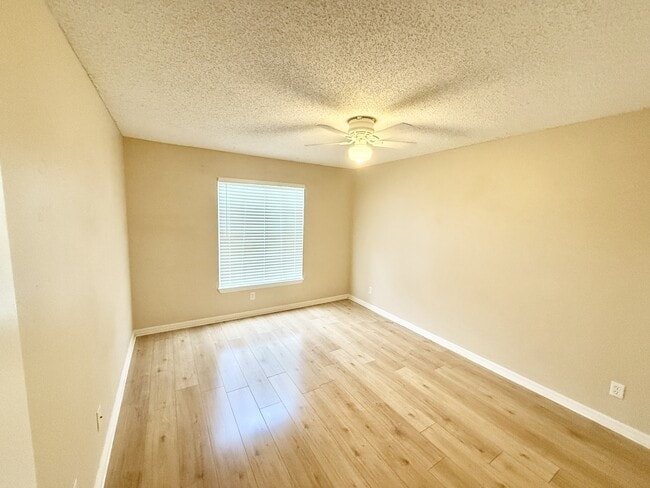 Building Photo - 1065 S Hiawassee Rd