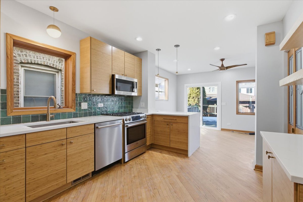 Building Photo - 5218 N Lieb Ave