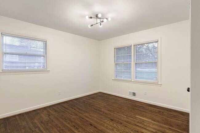 Building Photo - 3 bedroom home in Conley!