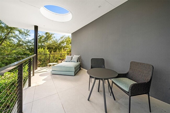 Building Photo - 4585 Nautilus Dr