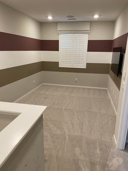 Building Photo - 5560 Kate Way